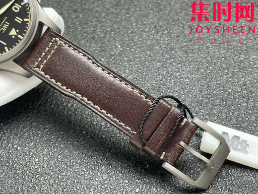 IWC万国 M+飞行员系列IW327006 马克18 马克十八 钛金属壳 超轻 男士腕表 表径40mm
机芯：搭载进口9015改Cal.35111 商品图4