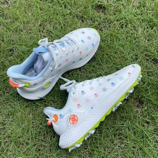 正品 G4 新款女士高尔夫球鞋 
尺码36.5内长225，40内长250各一双
无鞋盒介意慎拍 看内长下单，偏小半码
特价💰999包邮 商品图0