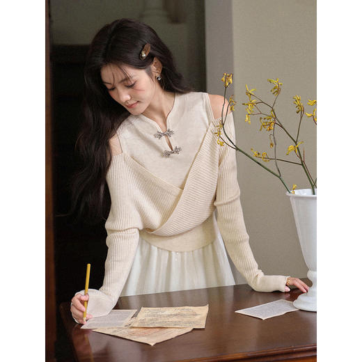 鹿向南「洛梨清茶」新中式国风杏色长袖针织衫秋季复古长袖上衣女 商品图1