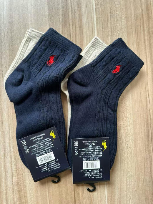 日单正品2025秋冬新款POLO 短袜
两个款，一卡两双。
日本售价1420日元一双
特价💰99两卡四双 商品图0