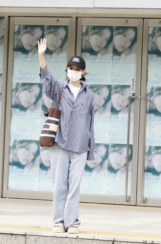 TD8-MIU MIU缪缪 Raffia 正面刺绣徽标 棉 手提单肩包 女款 可可色拼浅蓝色拼自然色(RG*MM) 商品图1