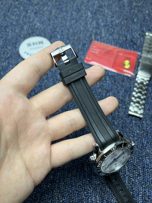 欧米茄VS海马300米系列 原装开模 熊猫海马
款式：男士潜水腕表 商品图7