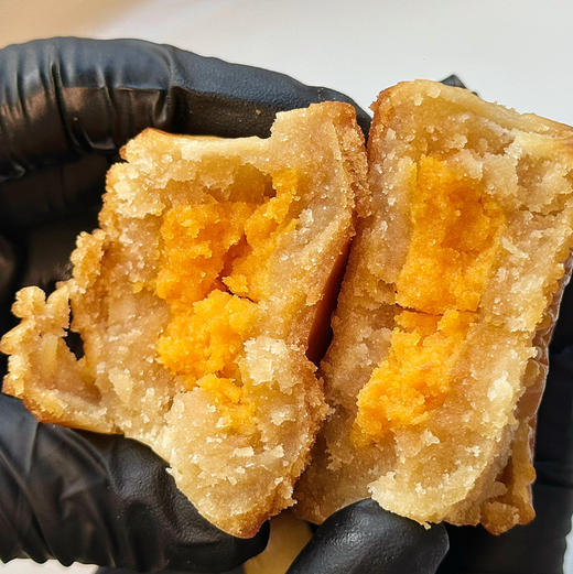 莲蓉蛋黄月饼 商品图0