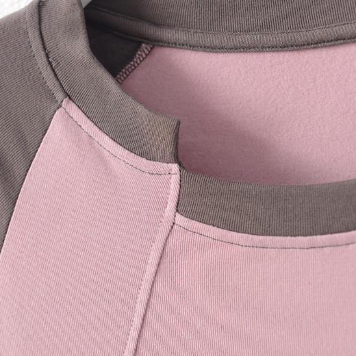 爆火韩系范撞色【她色--熊猫文学撞色长袖衫】赛罗棉触感软糯亲肤 贴合身形不紧绷 撞色插肩袖弹力在线 简约又有设计感 日常/休闲穿搭都适配 商品图7