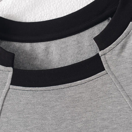 爆火韩系范撞色【她色--熊猫文学撞色长袖衫】赛罗棉触感软糯亲肤 贴合身形不紧绷 撞色插肩袖弹力在线 简约又有设计感 日常/休闲穿搭都适配 商品图9