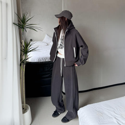 秋冬热卖！美式休闲！密己 通勤必备连帽弯刀裤套装 秋冬撞色卫衣 百搭显瘦  包容性强   4色可选 商品图2