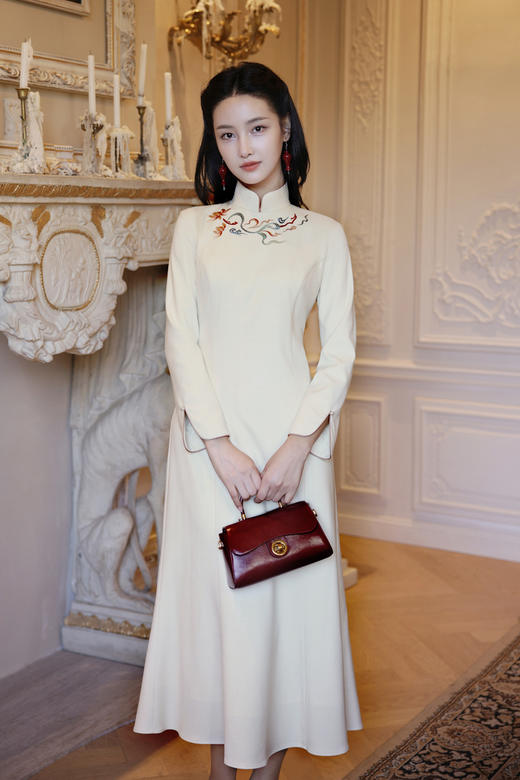 逸红颜明月优选#何超琼同款旗袍『琼仪』敦煌飞天壁画立体刺绣，含羊毛挺括TR，重要场合战袍 商品图9