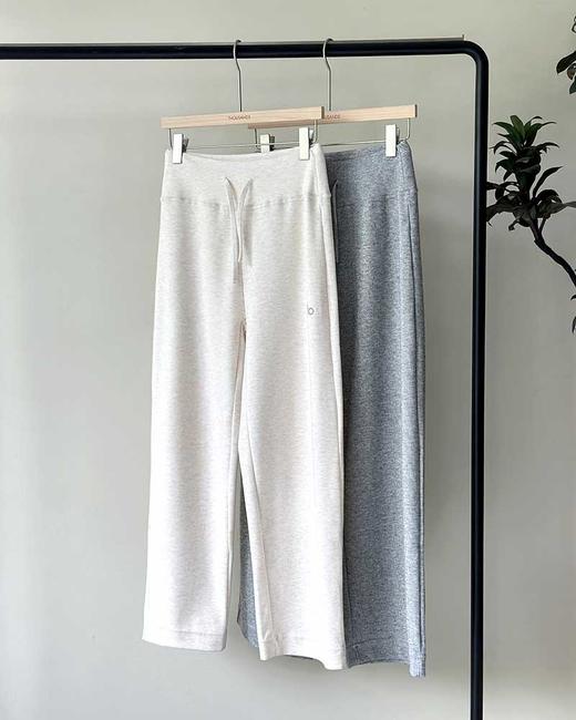 现货 THS-限时 女士 alo 万能搭配 居家外出 软软糯糯糯叽叽慵懒显瘦直筒针织裤  2色 BJ3359 商品图2