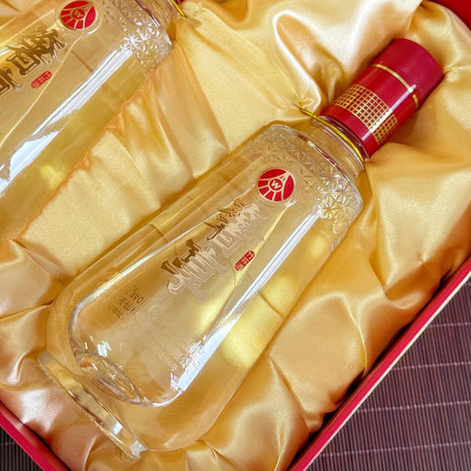 顺丰发货！【五粮液奢享·大师版双支装】52°浓香型白酒，四大白酒大师力推高端系列，500ml*2瓶/盒 商品图4
