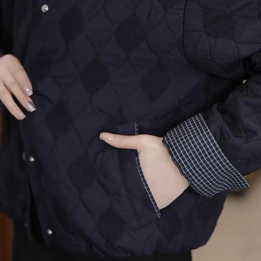 QYM 25XC041-Y妈妈装宽松休闲格纹外套时尚气质上衣 商品图3