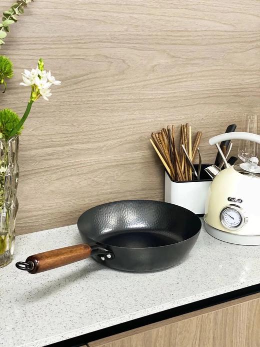 出口转内销，捡漏价39.9到手TETSU PLUS铁锅煎炒锅 精铁材质 捶打纹工艺 可拆卸榉木手柄 超高性价比 无论是燃气基地直邮灶电磁炉都能用 商品图5