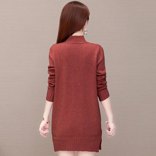 QYMLRX-5CYR6803-Y，针织打底裙2025年秋冬季新款内搭麻花毛线裙短款包臀开衩连衣裙 商品图2