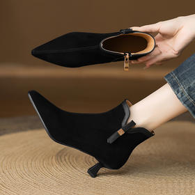 【预售5天】气质细跟磨砂皮小短靴女春秋单靴冬季新款真皮尖头马丁靴DS&672