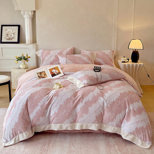 【品牌直发】加倍生活 A类宽边雕花高克重牛奶绒四件套 多色可选 床单床笠款可选 云暖雕花 可水洗机洗 商品图1