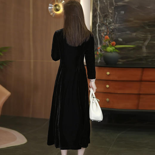 QYM 25XB529-Y金丝绒连衣裙妈妈装拼色印花裙时尚优雅裙 商品图2