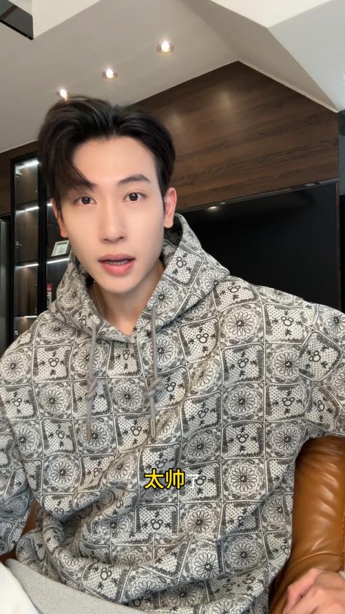 WY1108SDSA男士秋冬新款痞帅男装时尚花卉印花抽绳连帽卫衣百搭休闲宽松 商品图0