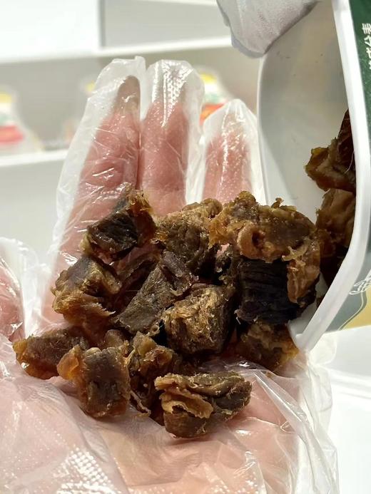 温州卤牛肉来啦，官旗原价69开团尝鲜59到手幸福口袋温州卤牛肉粒草饲牛肋条原切成粒 先卤后烤 3斤鲜牛肉才出1斤牛肉粒 外干内润 粒粒饱满 配料表干净基地直邮 商品图5