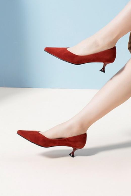 【土豆妈同款晚宴鞋】康莉KYQ2A592晚宴鞋女细跟尖头舒适羊猄皮法式优雅高跟鞋 商品图0