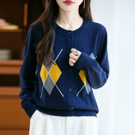 纤束马精纺羊毛菱格圆领开衫 NG-070 商品图2