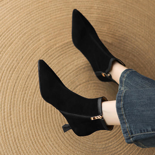 【预售5天】气质细跟磨砂皮小短靴女春秋单靴冬季新款真皮尖头马丁靴DS&672 商品图2