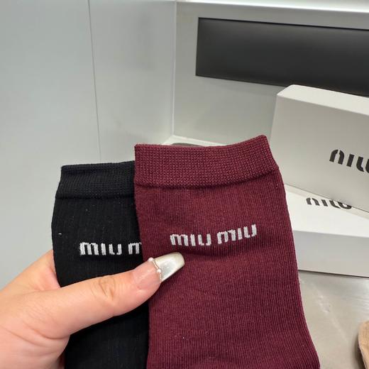 G530颜值超高缪缪棉袜百搭中筒袜套盒，一盒五双 商品图2