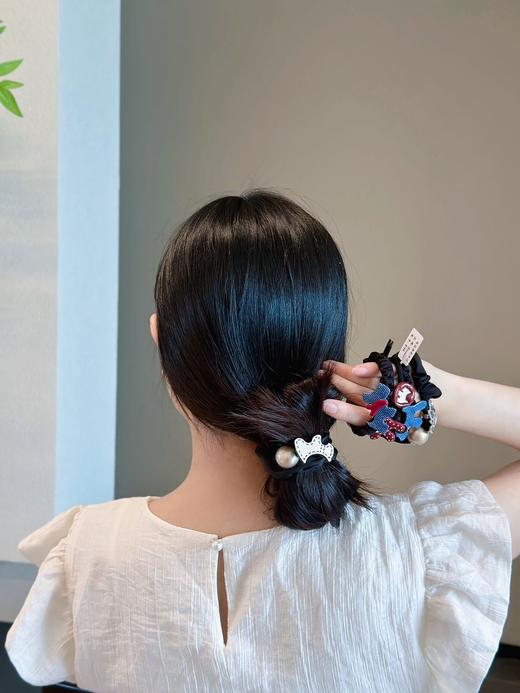 商场高货❗️【Binailu比奈鹿轻奢水钻大肠发圈、旺旺族小狗精致发圈六件套、赫本风高颅顶发箍】日本东京贵妇圈儿的主流款，把可爱和华丽捍头上！  一盒6款不重叠，送礼自用绝佳 商品图6