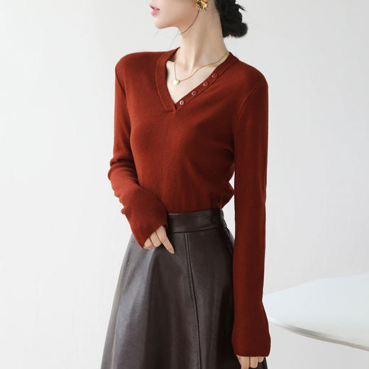 半身缘女装 秋季V领扣子装饰内搭针织打底衫毛衣VL001 商品图3