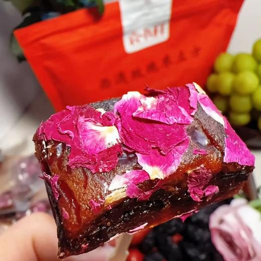 西梅红枣遇见重瓣玫瑰❗西遇玫瑰枣立方 枣肉超级厚实软糯 去核超贴心 搭配重瓣红玫瑰花瓣 花香浓郁 独立小包装 配料表干净基地直邮 商品图0