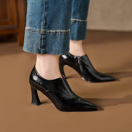 【预售5天】欧美风粗跟高跟鞋新款秋冬漆皮单鞋深口小皮鞋女裸靴QS&735 商品图3