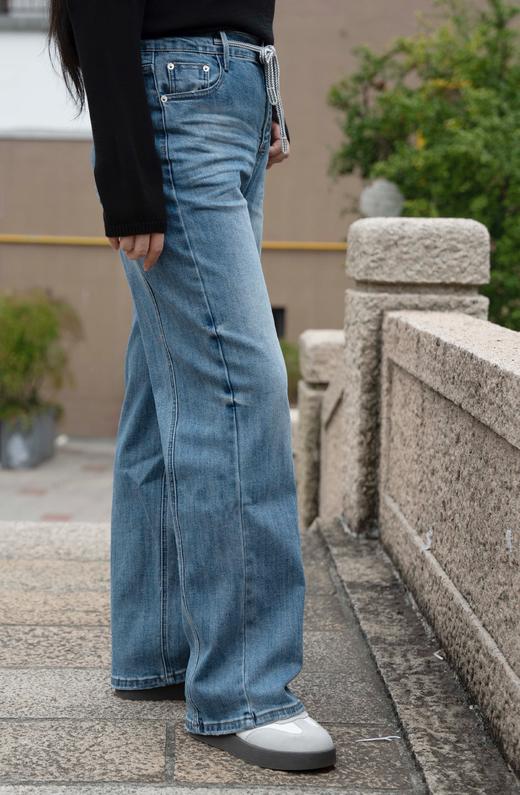 现货，48小时内发货【系带牛仔裤】加肥加大高个子系带牛仔裤，后松紧腰款式，这条裤子的面料也很舒服 90%棉的复古蓝牛仔布，柔软又有质感不像那些硬邦邦的牛仔裤，穿着不舒服还显胖！ 商品图11