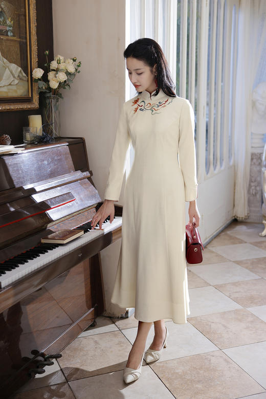 逸红颜明月优选#何超琼同款旗袍『琼仪』敦煌飞天壁画立体刺绣，含羊毛挺括TR，重要场合战袍 商品图2