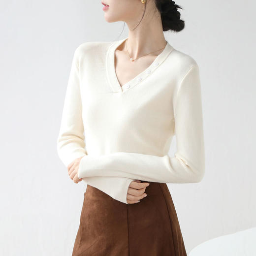 半身缘女装 秋季V领扣子装饰内搭针织打底衫毛衣VL001 商品图0