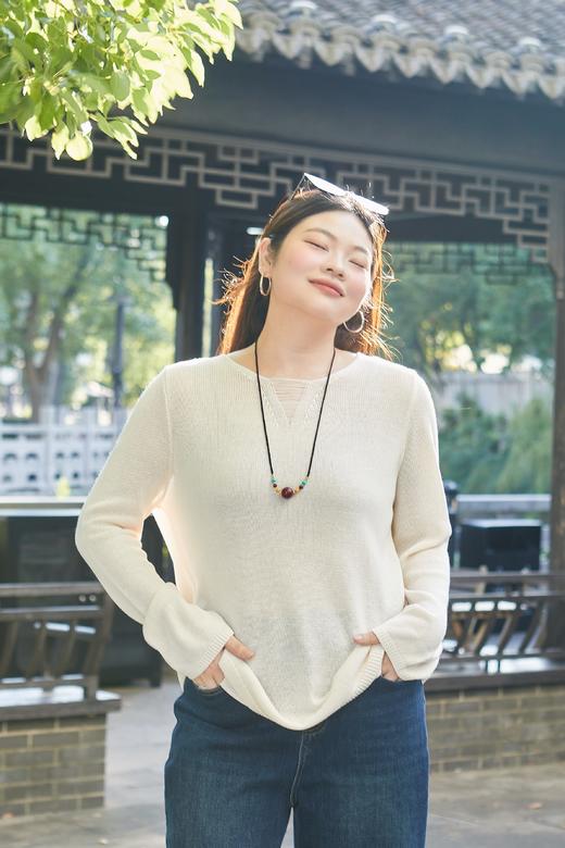 一周内发货【针织衫】秋款长袖针织衫，黑白两色，正适合现在就穿，比较薄，稍有点透，针织款~花姐朋友货源，高性价比款式！面料:1/10支仿麻包芯纱成分:100%腈纶 商品图10