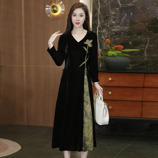 QYM 25XB529-Y金丝绒连衣裙妈妈装拼色印花裙时尚优雅裙 商品图0