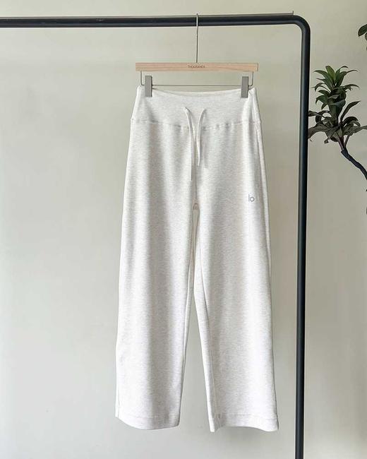 现货 THS-限时 女士 alo 万能搭配 居家外出 软软糯糯糯叽叽慵懒显瘦直筒针织裤  2色 BJ3359 商品图5