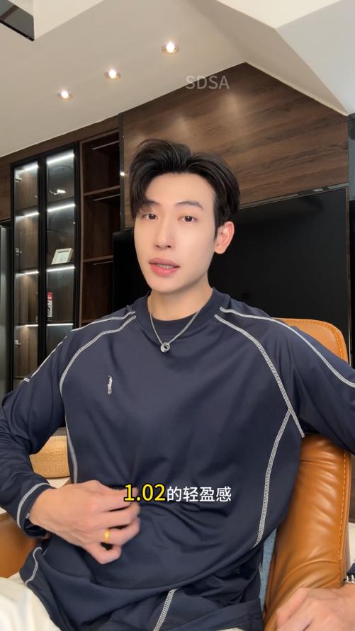 T4816SDSA男士秋冬新款痞帅男装舒适撞色明线刺绣标圆领长袖T恤百搭潮 商品图0