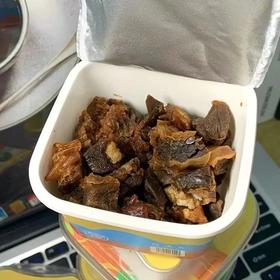 温州卤牛肉来啦，官旗原价69开团尝鲜59到手幸福口袋温州卤牛肉粒草饲牛肋条原切成粒 先卤后烤 3斤鲜牛肉才出1斤牛肉粒 外干内润 粒粒饱满 配料表干净基地直邮