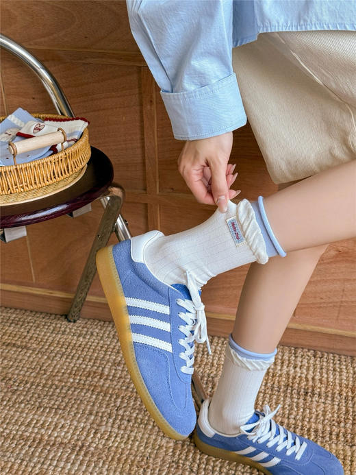 4双一组！2025秋冬无骨袜棉袜 毛茸卡通狗、翻边小爱心设计  浅蓝色和新年红的经典色系搭配 洋气中筒袜 商品图1