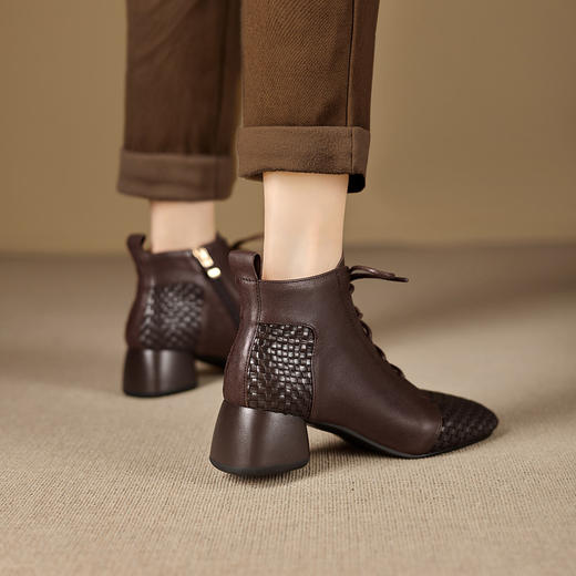 【预售5天】英伦风编织时尚高跟短靴女秋冬真皮圆头系带马丁靴气质显瘦及裸靴MBJR&5630 商品图3