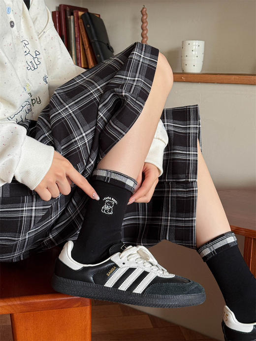 4双一组！2025秋冬无骨袜 小熊miu系蝴蝶结黑白色女袜中筒袜 高密度一体机织造  袜头无骨缝合柔软舒适 商品图4