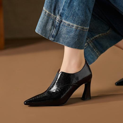 【预售5天】欧美风粗跟高跟鞋新款秋冬漆皮单鞋深口小皮鞋女裸靴QS&735 商品图2