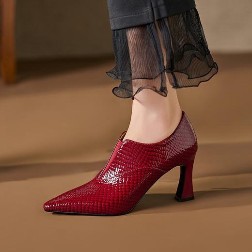 【预售5天】欧美风粗跟高跟鞋新款秋冬漆皮单鞋深口小皮鞋女裸靴QS&735 商品图0