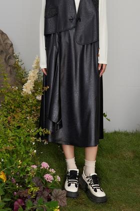 LNNNS 黑色不对称设计款高腰半裙 20963