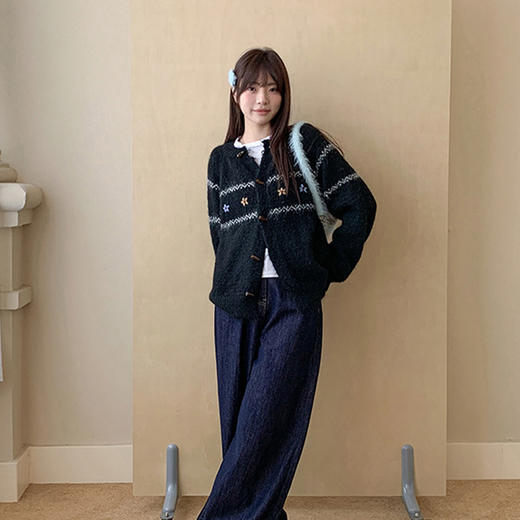 西遇费尔岛针织外套女秋季新款慵懒风牛角扣宽松毛衣开衫SS051541 商品图2