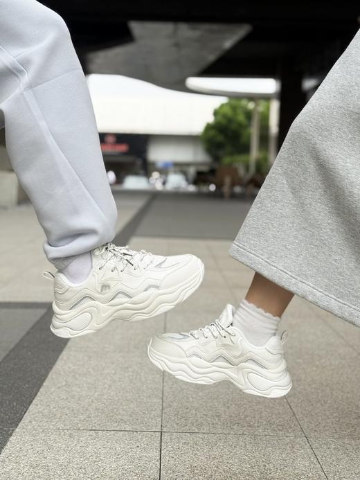 【百元疯抢！】某乐同源厂奶白老爹鞋！全网颜值天花板！5cm隐形增高+云感软底！穿上直接暴瘦20斤‼️ 大长腿特效拉满 商品图13