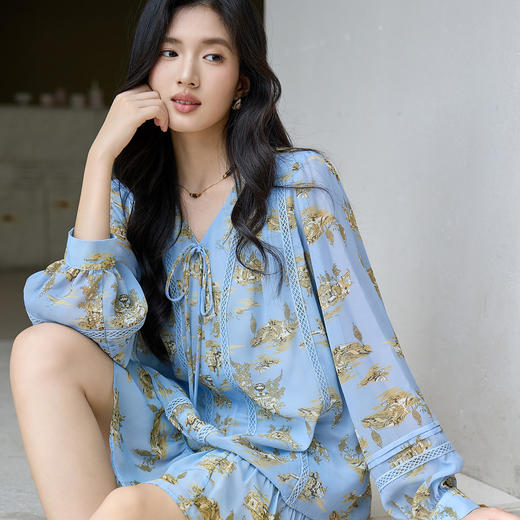 奢姿大码女装2025秋季青春减龄蝴蝶结印花衬衫胖妹妹时尚V领上衣 商品图2