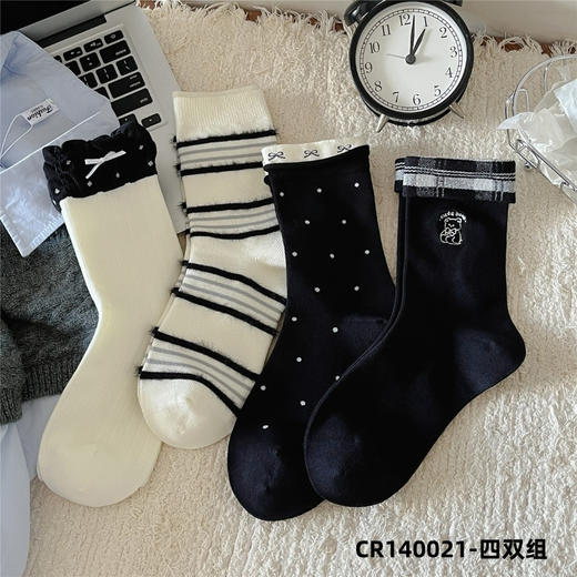 4双一组！2025秋冬无骨袜 小熊miu系蝴蝶结黑白色女袜中筒袜 高密度一体机织造  袜头无骨缝合柔软舒适 商品图6