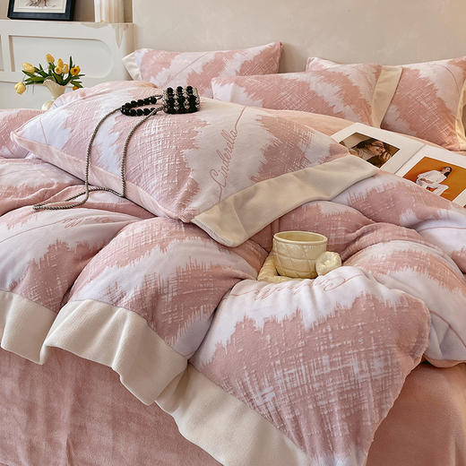 【品牌直发】加倍生活 A类宽边雕花高克重牛奶绒四件套 多色可选 床单床笠款可选 云暖雕花 可水洗机洗 商品图4