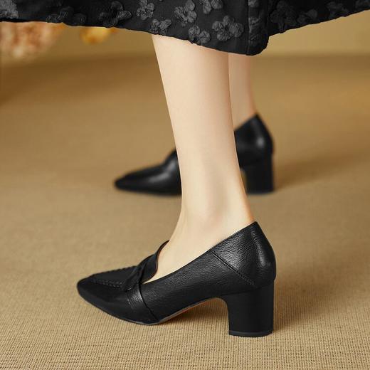 【预售5天】5.5cm复古简约粗跟尖头高跟鞋真皮浅口通勤职业女鞋KNTNX&KT1808 商品图4