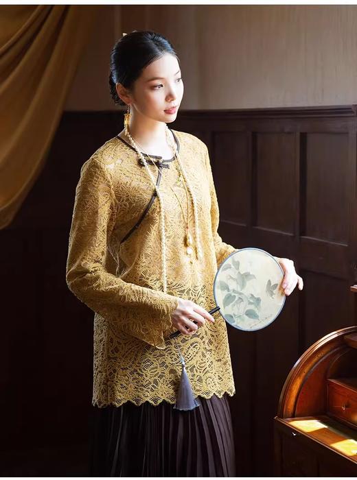 【门店同款】ENJOY秋季云敛-东方画笔植绒腰果花盘扣上衣 166493765 商品图3